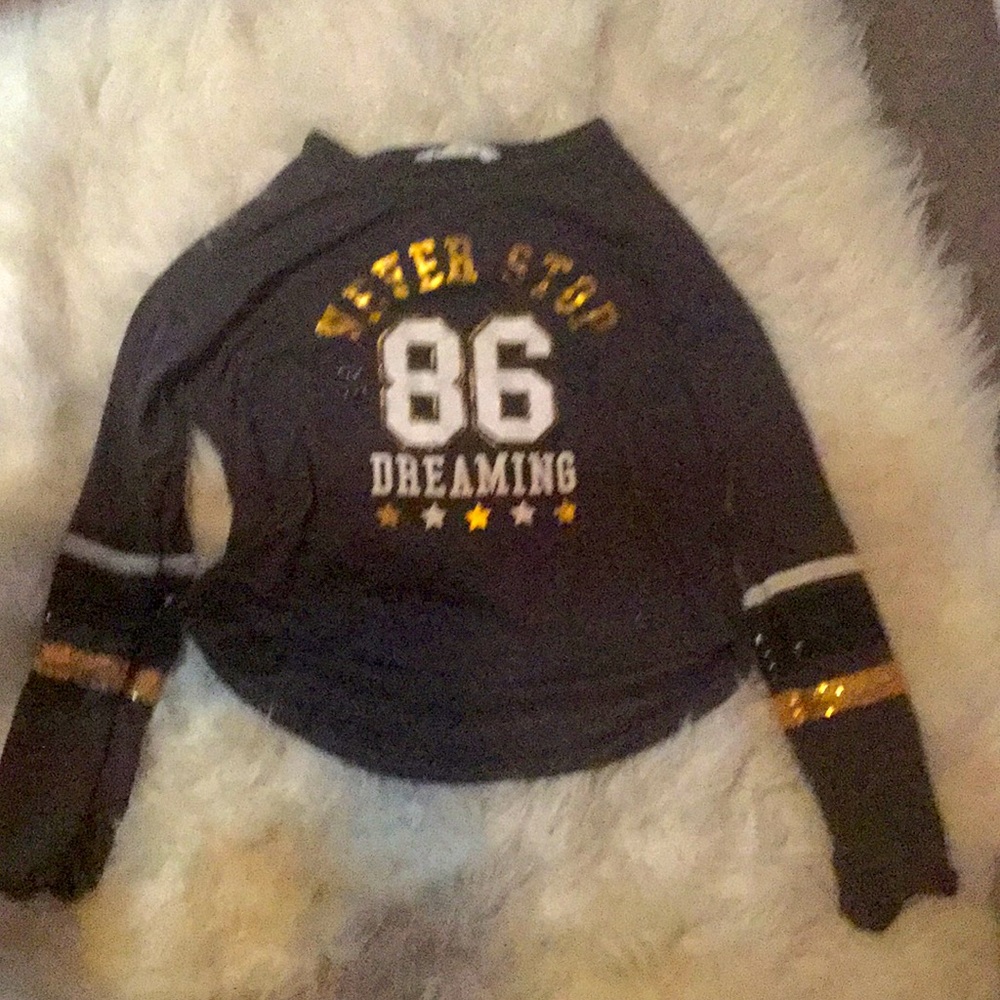 I am selling a very comfortable shirt
